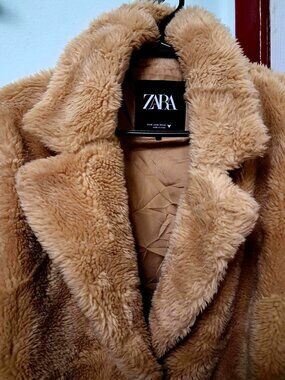 ZARA Oversized Plush Teddy Bear Fur Coat Camel Beige Tan Knee Length, Small